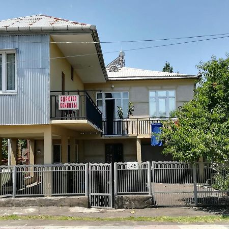 Guest House Of Givi コブレチ エクステリア 写真